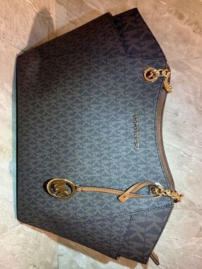 Michael Kors Jet Set Large Signature Logo Shoulder Bag